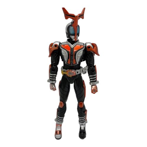 フィギュア 仮面ライダーカブト ハイパーフォーム S.H.Figuarts