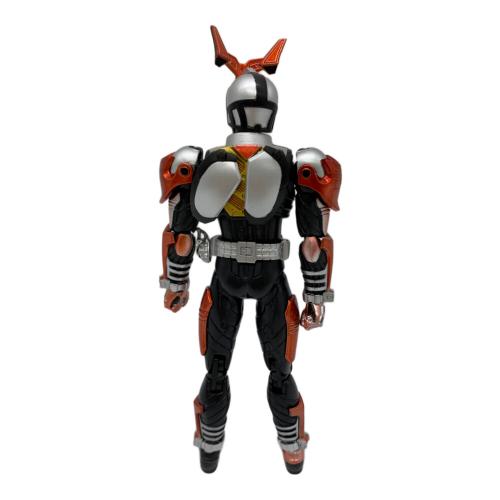 フィギュア 仮面ライダーカブト ハイパーフォーム S.H.Figuarts