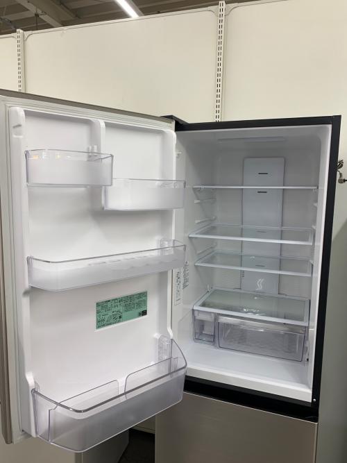 HITACHI (ヒタチ) 3ドア冷蔵庫 ヘコミ有 R-V32SVL 2022年製 315L クリーニング済