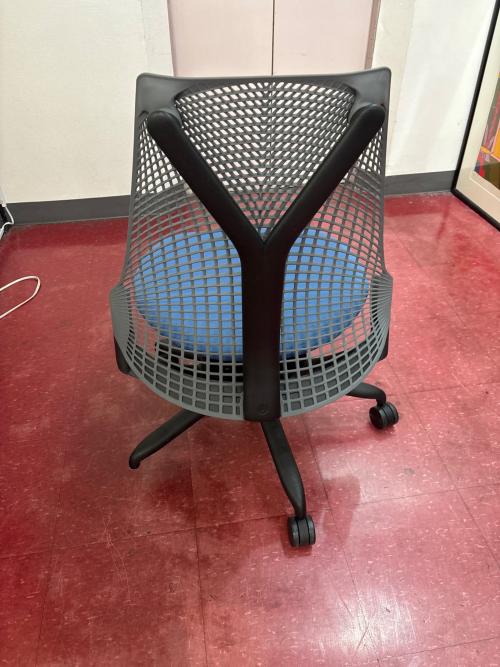 Herman Miller (ハーマンミラー) セイルチェア ブラック×ブルー