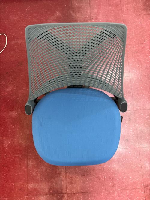 Herman Miller (ハーマンミラー) セイルチェア ブラック×ブルー