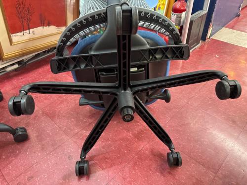 Herman Miller (ハーマンミラー) セイルチェア ブラック×ブルー