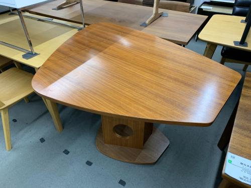 TECTA (テクタ) ダイニングテーブル M21-2