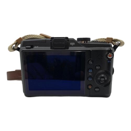 OLYMPUS (オリンパス) デジタル一眼レフカメラ ダブルズームキット E-PL2 1230万画素(有効画素) マイクロフォーサーズ 専用電池 SDXCカード対応 B5E506822