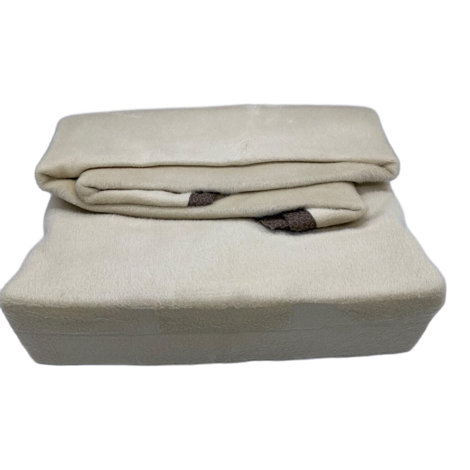 CELINE セリーヌ　シルク毛布　ブランケット CELINE (セリーヌ) シルク毛布 箱イタミ有 シングル(幅140×長さ200cm