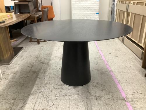 BoConcept (ボーコンセプト) ダイニングテーブル