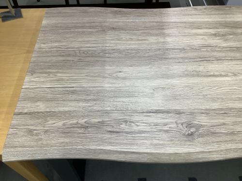 木目調ダイニングテーブル