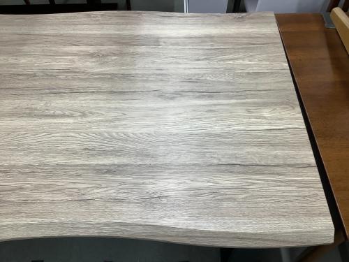 木目調ダイニングテーブル