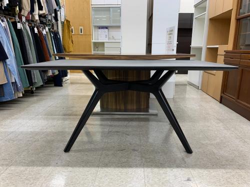 ティ・アイ・アイ ダイニングテーブル URBAN