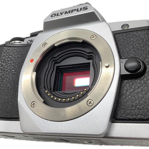 OLYMPUS (オリンパス) デジタル一眼レフカメラ OM-D E-M5 Mark III ダブルズームキット