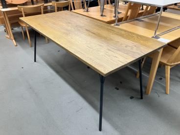 PACIFIC FURNITURE SERVICE (パシフィックファニチャーサービス