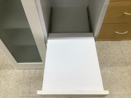 キッチンキャビネット