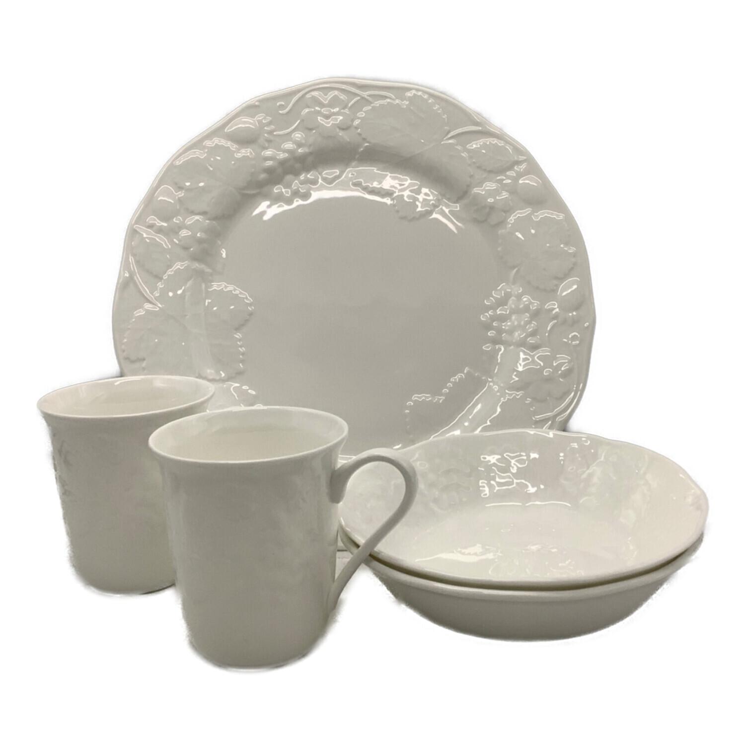 発送は5/6まで　ウェッジウッド　白　プレートセット 6枚 Wedgwood (ウェッジウッド) プレートセット ストロベリー&バイン
