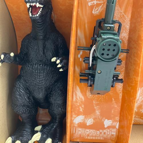 BANDAI (バンダイ) リアルアクションゴジラ 大怪獣総攻撃版