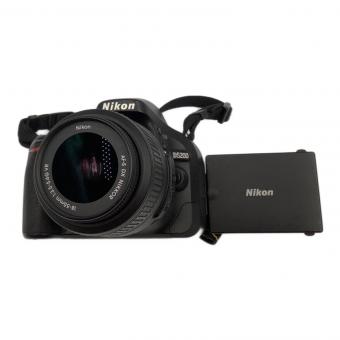 Nikon (ニコン) デジタル一眼レフカメラ D5200