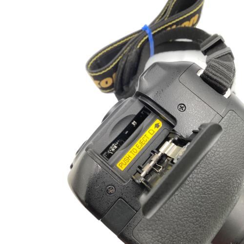 Nikon (ニコン) デジタル一眼レフカメラ D5200｜トレファクONLINE