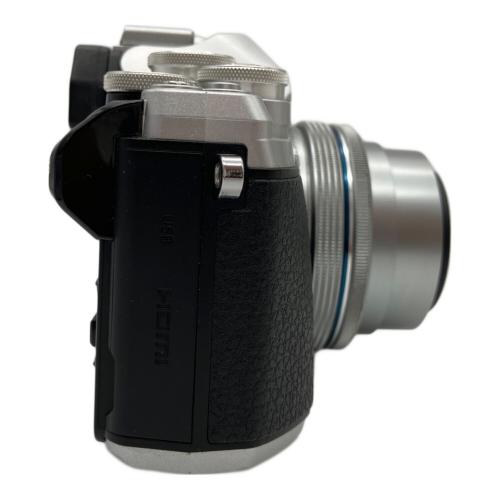 OLYMPUS (オリンパス) ミラーレス一眼カメラ IM006 OM-D E-M10 Mark III ダブルズームレンズ