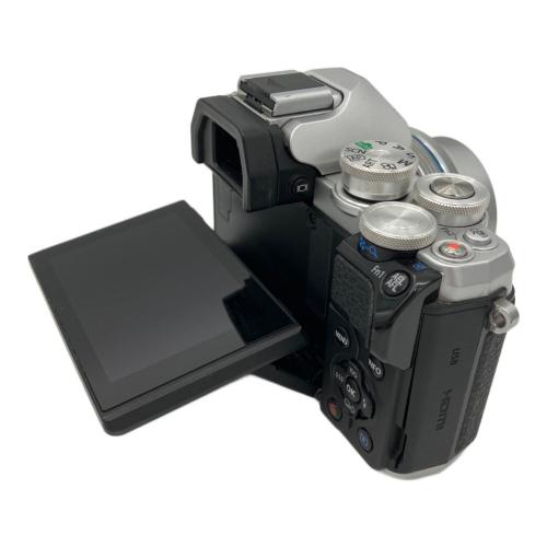 OLYMPUS (オリンパス) ミラーレス一眼カメラ IM006 OM-D E-M10 Mark III ダブルズームレンズ