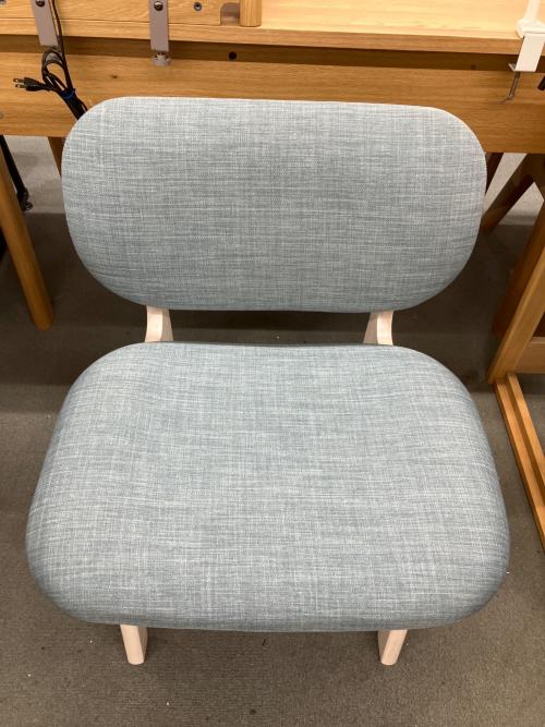 ニトリ ダイニング4点セット ナチュラル×グレー×レッド リラックス