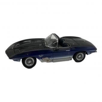 AUTOart (オートアート) シボレーコルベット マコシャーク 1961 モデルカー