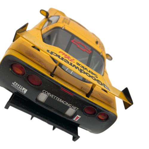 AUTOart (オートアート) シボレー コルベット C5-R モデルカー