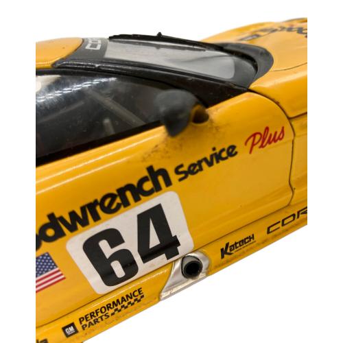 AUTOart (オートアート) シボレー コルベット C5-R モデルカー