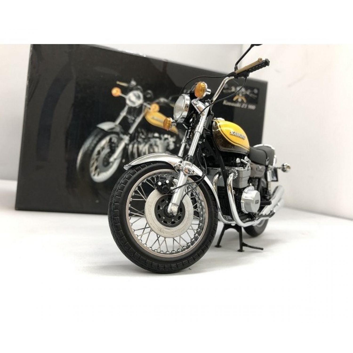 MINICHAMPS (ミニチャンプス) オートバイ KAWASAKI Z1 900 1:12 