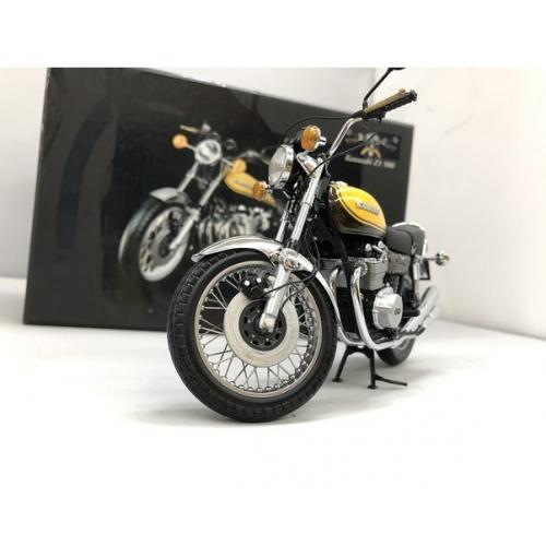 MINICHAMPS (ミニチャンプス) オートバイ KAWASAKI Z1 900 1:12