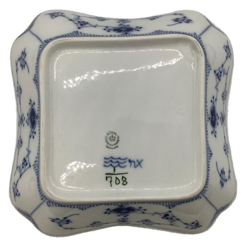 ROYAL COPENHAGEN (ロイヤル・コペンハーゲン) 21cmスクエアボウル ブルーフルーテッド・ハーフレース