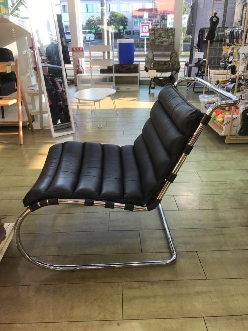 MRラウンジチェアー ブラック ミース・ファン・デル・ローエ @