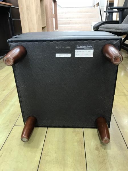 カリモク60 (カリモクロクマル) オットマン ブラック X36206BD