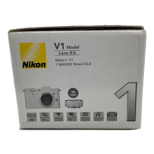 Nikon (ニコン) デジタル一眼レフカメラ 1V1