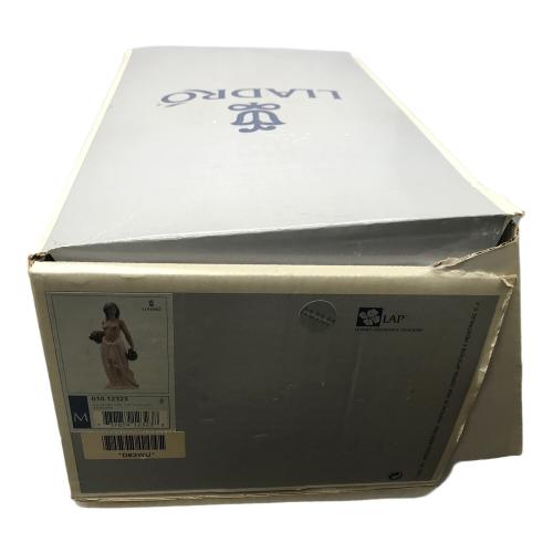 LLADRO (リヤドロ) フィギュリン Water Girl(Gres)