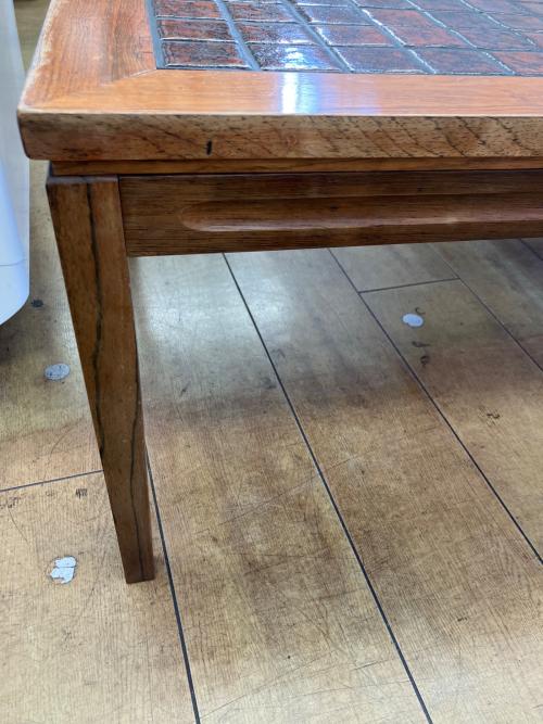 コーヒーテーブル ブラウン タイルトップ @ Π