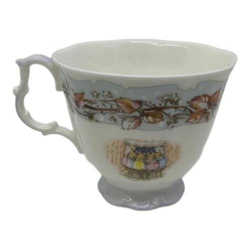 ROYAL DOULTON (ロイヤルドルトン) カップ&ソーサー ブランブリーヘッジ フォーシーズン