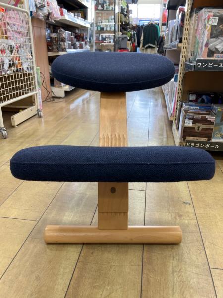 ［balans Easy］バランスイージー　ネイビー ラクに姿勢がよくなる椅子｜バランス イージー バランスラボ