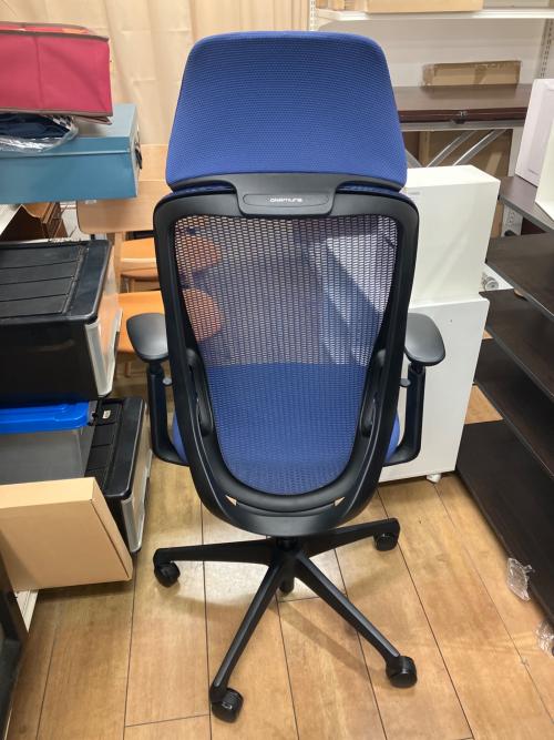 オカムラ シルフィー エクストラハイバック ブラック×ブルー