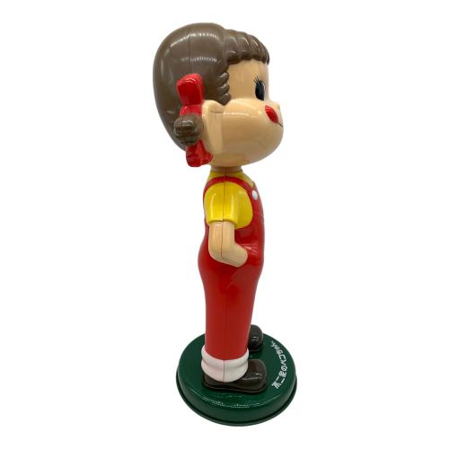 ペコちゃん首振り人形