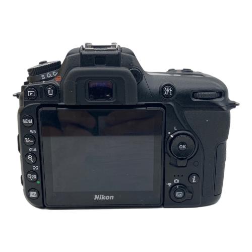 Nikon (ニコン) デジタル一眼レフカメラ D7500