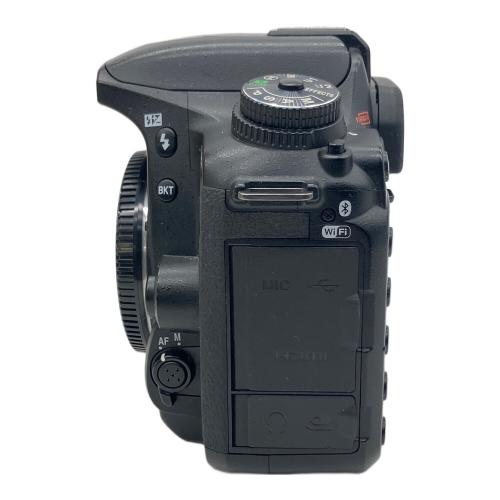 Nikon (ニコン) デジタル一眼レフカメラ D7500