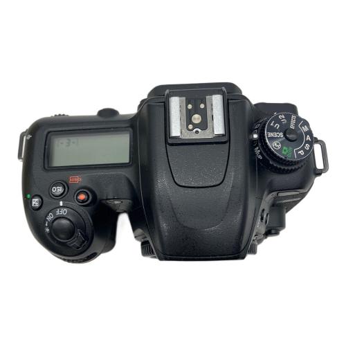 Nikon (ニコン) デジタル一眼レフカメラ D7500