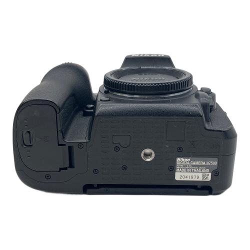 Nikon (ニコン) デジタル一眼レフカメラ D7500