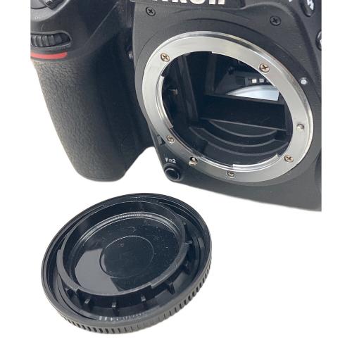 Nikon (ニコン) デジタル一眼レフカメラ D7500
