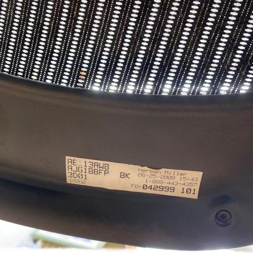 Herman Miller (ハーマンミラー) ワークチェアー アーロンチェアー クラシックモデル グラファイトベース 148 ブラック