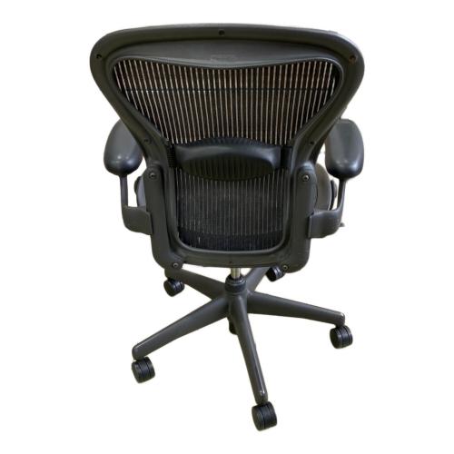 Herman Miller (ハーマンミラー) アーロンチェア Aサイズ クラシックモデル グラファイトベース ランバーサポートフル装備 @ ブラック