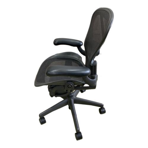 Herman Miller (ハーマンミラー) アーロンチェア Aサイズ クラシックモデル グラファイトベース ランバーサポートフル装備 @ ブラック