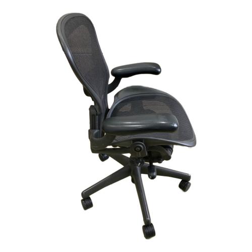 Herman Miller (ハーマンミラー) アーロンチェア Aサイズ クラシックモデル グラファイトベース ランバーサポートフル装備 @ ブラック