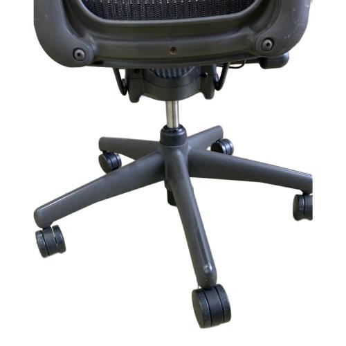 Herman Miller (ハーマンミラー) アーロンチェア Aサイズ クラシックモデル グラファイトベース ランバーサポートフル装備 @ ブラック