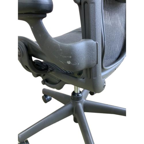 Herman Miller (ハーマンミラー) アーロンチェア Aサイズ クラシックモデル グラファイトベース ランバーサポートフル装備 @ ブラック