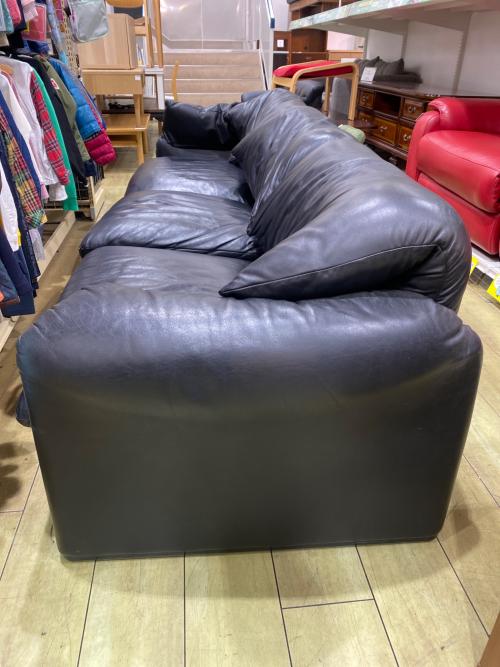 CASSINA (カッシーナ) 3人掛けソファー @ Π ブラック MARALUNGA